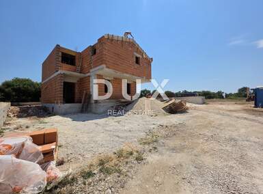 Kuca, Pula, Monteserpo - Komunal, prodaja, 275000 €, 146 m2