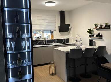 Stan, Požega, Centar, prodaja, 238000 €, 124 m2