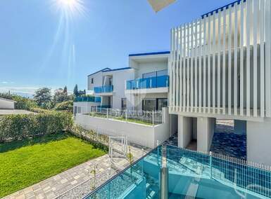 Trosoban stan, Umag, Lovrečica, prodaja, 372000 €, 80 m2