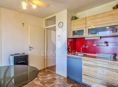Trosoban stan, Novigrad, prodaja, 210000 €, 52 m2