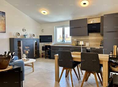 Dvosoban stan, Peroj, prodaja, 270000 €, 56 m2