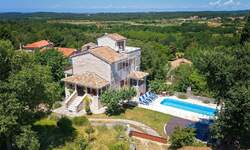 Kuca, Poreč, prodaja, 590000 €, 251 m2