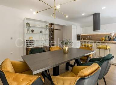Trosoban stan, Split, prodaja, 650000 €, 106 m2