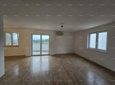 Trosoban stan, Pula, prodaja, 250000 €, 98 m2