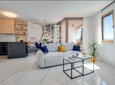 Trosoban stan, Opatija, Opatija - Centar, najam, 2000 €, 65 m2