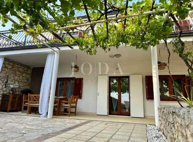 Kuca, Novi Vinodolski, prodaja, 385000 €, 172 m2