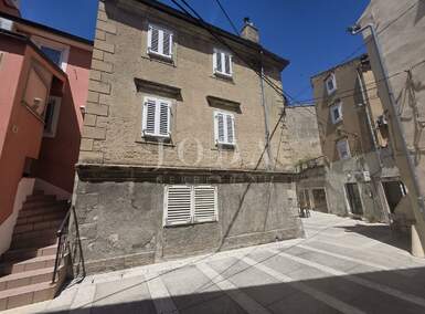 Kuca, Senj, prodaja, 315000 €, 192 m2