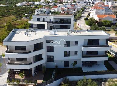 Trosoban stan, Vodice, prodaja, 365000 €, 100 m2