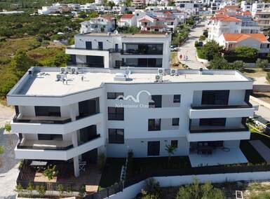 Trosoban stan, Vodice, prodaja, 330000 €, 100 m2