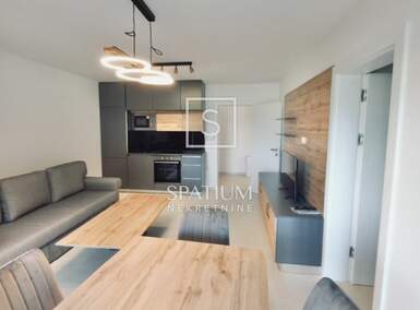 Trosoban stan, Rijeka, Banderovo, najam, 1200 €, 53 m2