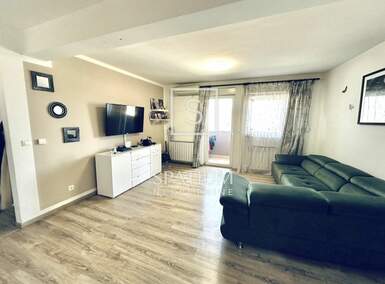 Trosoban stan, Pula, Vidikovac, prodaja, 275500 €, 82 m2