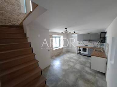 Kuca, Novalja, prodaja, 186000 €, 105 m2