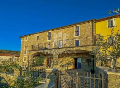 Kuca, Buje, prodaja, 315000 €, 227 m2