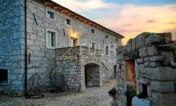 Kuca, Tinjan, prodaja, 1490000 €, 295 m2
