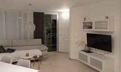 Trosoban stan, Novigrad, prodaja, 290000 €, 61 m2