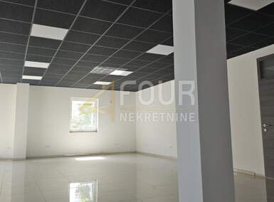 Poslovni prostor, Delnice, najam, 900 €, 120 m2