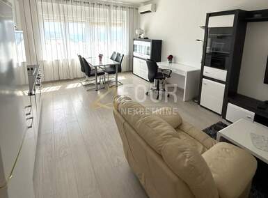 Dvosoban stan, Rijeka, Centar, najam, 900 €, 50 m2