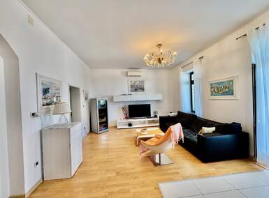 Dvosoban stan, Crikvenica, prodaja, 385000 €, 80 m2