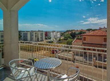 Trosoban stan, Novigrad, prodaja, 265000 €, 60 m2