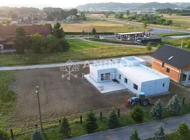 Kuca, Oroslavje, Mokrice, prodaja, 190000 €, 153 m2