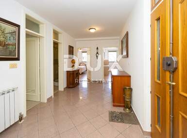 Trosoban stan, Pula, Vidikovac, prodaja, 288000 €, 108 m2