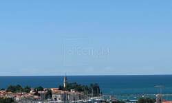 Trosoban stan, Novigrad, prodaja, 395000 €, 80 m2