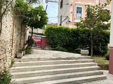 Kuca, Pula, prodaja, 270000 €, 100 m2