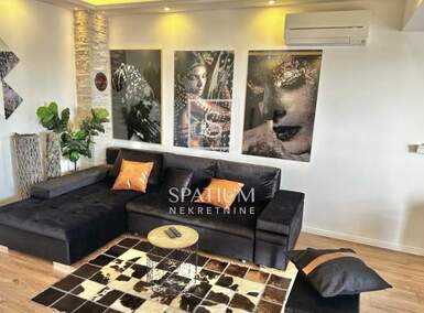 Trosoban stan, Crikvenica, najam, 900 €, 75 m2