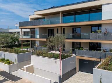 Dvosoban stan, Novigrad, prodaja, 484358 €, 94 m2