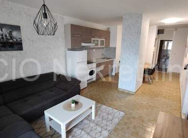 Trosoban stan, Split, najam, 850 €, 87 m2
