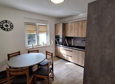 Trosoban stan, Rijeka, Krimeja, najam, 800 €, 55 m2