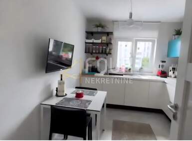 Dvosoban stan, Rijeka, Donja Vežica, najam, 700 €, 51 m2