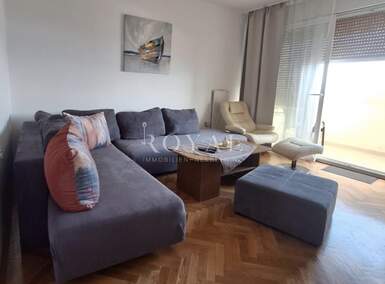Cetvorosoban stan, Rijeka, Krimeja, najam, 1050 €, 85 m2