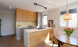 Trosoban stan, Kostrena, najam, 1350 €, 75 m2