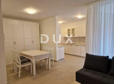 Trosoban stan, Labin, najam, 720 €, 75 m2