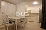 Trosoban stan, Labin, najam, 720 €, 75 m2