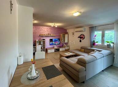 Trosoban stan, Novigrad, prodaja, 250000 €, 64 m2