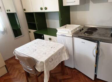 Jednosoban stan, Rijeka, Trsat, najam, 300 €, 15 m2