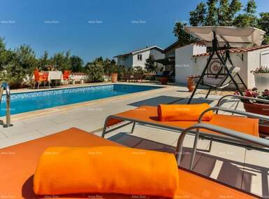 Kuca, Medulin, prodaja, 1200000 €, 325 m2