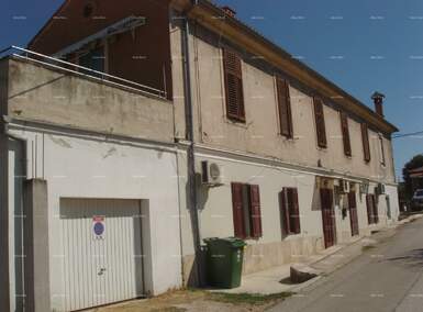 Kuca, Pula, prodaja, 390000 €, 201 m2