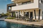 Kuca, Umag, prodaja, 934000 €, 303 m2