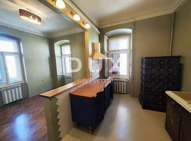 Trosoban stan, Pula, Centar, prodaja, 275000 €, 133 m2