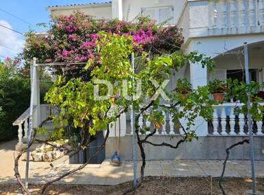 Kuca, Rab, Barbat na Rabu, prodaja, 475000 €, 380 m2