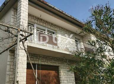 Kuca, Novi Vinodolski, prodaja, 490000 €, 426 m2