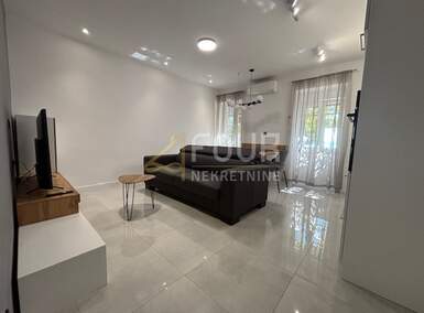 Dvosoban stan, Rijeka, Kantrida, najam, 700 €, 45 m2