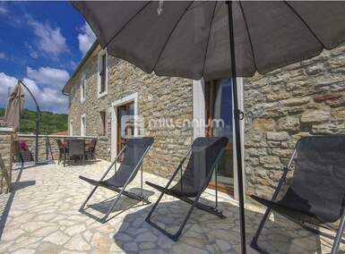 Kuca, Buje, prodaja, 330000 €, 260 m2