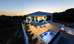 Kuca, Medulin, prodaja, 750000 €, 175 m2