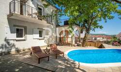 Kuca, Krk, Kornić, prodaja, 590000 €, 250 m2
