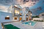 Kuca, Kaštela, Kaštel Lukšić, prodaja, 2000000 €, 450 m2
