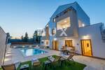 Kuca, Kaštela, Kaštel Lukšić, prodaja, 2000000 €, 450 m2
